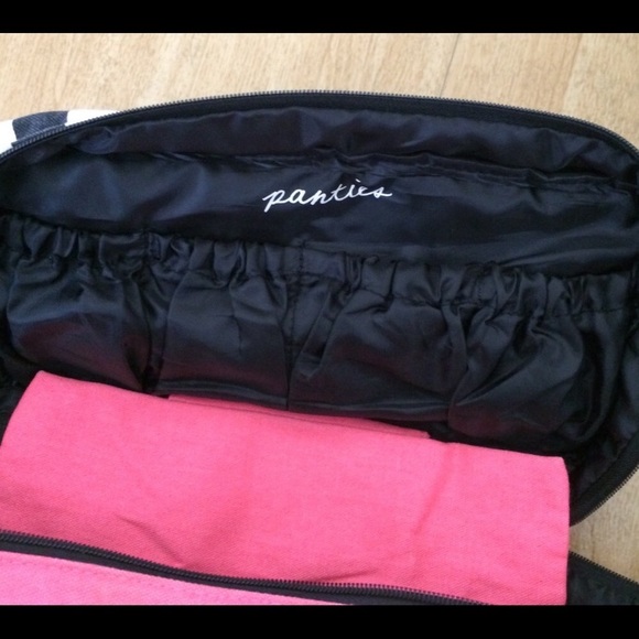 👙Victoria Secret’s Bra & Panty Traveler Bag👙 - Picture 4 of 8